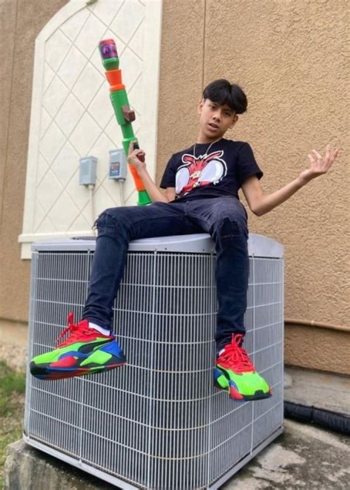 
Adonis Martinez Height, Weight, Net Worth, Age, Birthday, Wikipedia, Who, Nationality, Biography 