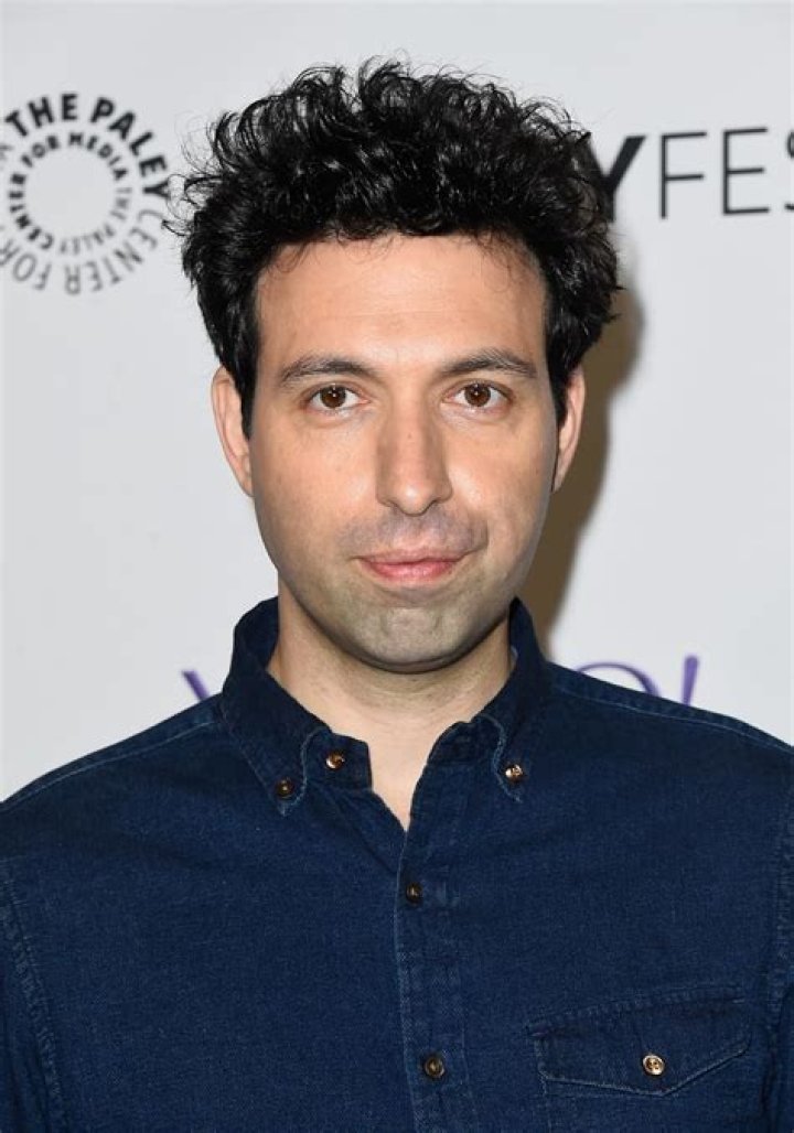 Alex Karpovsky Height, Weight, Net Worth, Age, Birthday, Wikipedia, Who, Nationality, Biography
