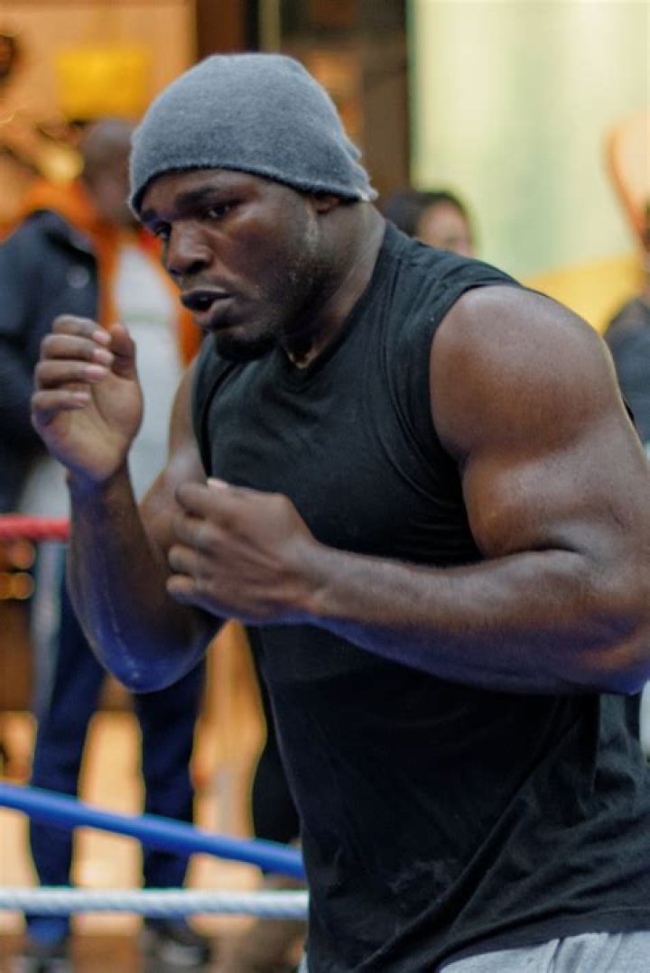 
Carlos Takam Height, Weight, Net Worth, Age, Birthday, Wikipedia, Who, Nationality, Biography 