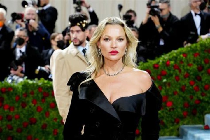 
Is Kate Moss Related To Amber Heard? Fans Suspect A Connection Between A British Supermodel And An American Actress 