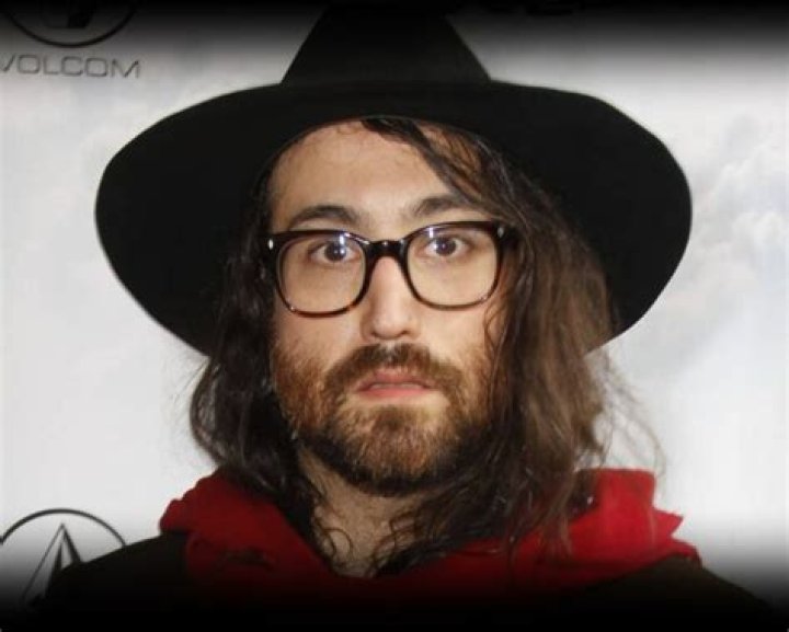 Sean Lennon Height, Weight, Net Worth, Age, Birthday, Wikipedia, Who, Nationality, Biography