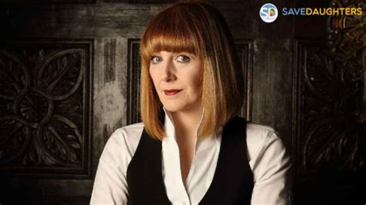 
Yvette Fielding Height, Weight, Net Worth, Age, Birthday, Wikipedia, Who, Nationality, Biography 